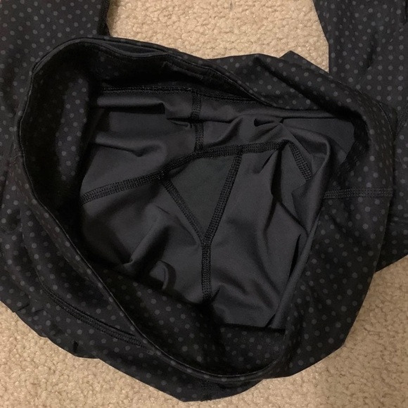 Lululemon leggings size 6 - Picture 3 of 4